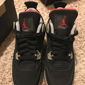 Air Jordan Retro 4 bred